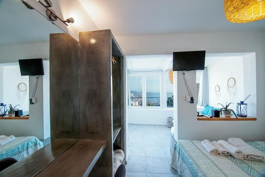 Castle View Apartment Firostefani Bagian luar foto
